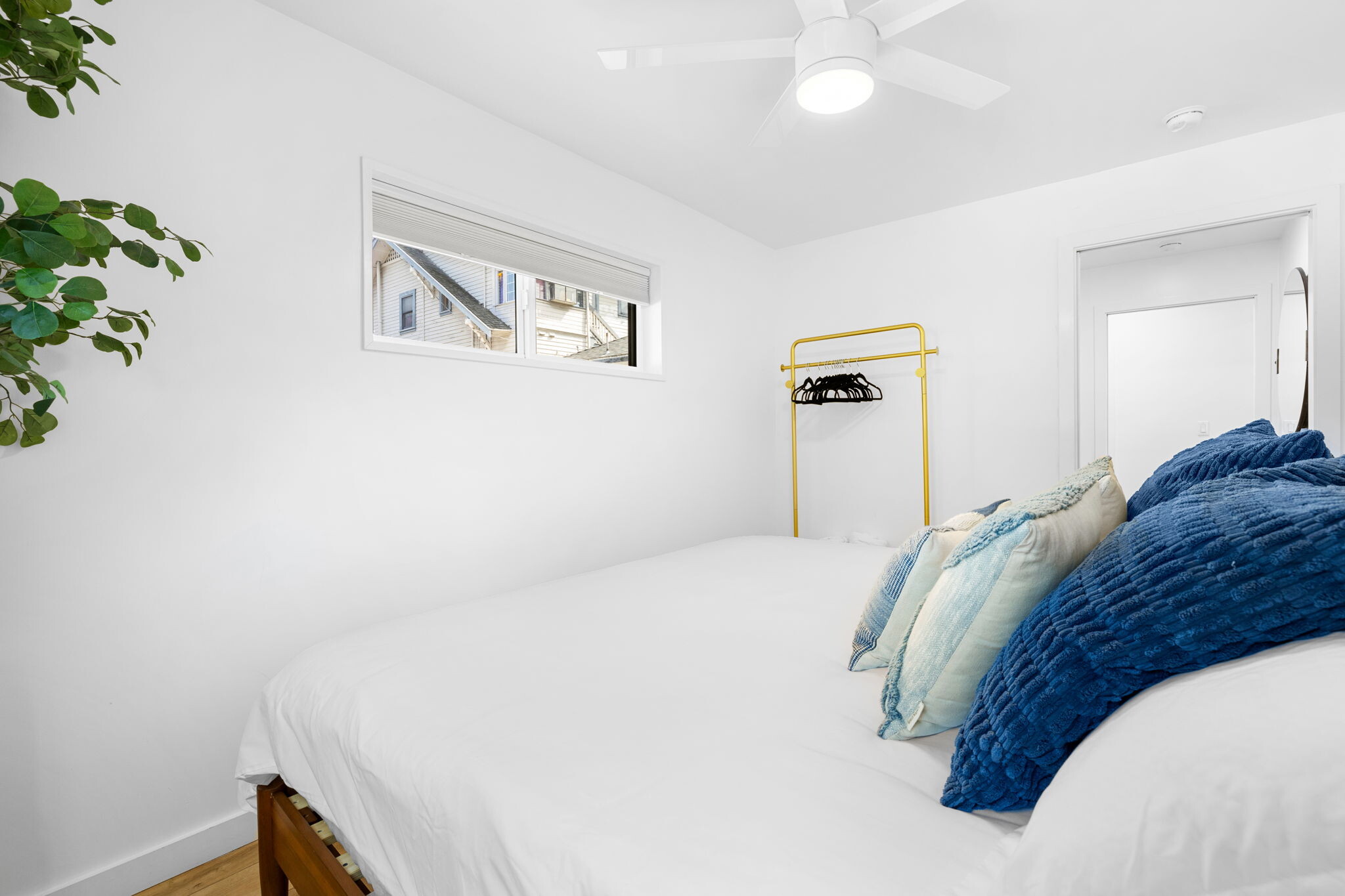 Building Photo - 321 N Gertruda Ave