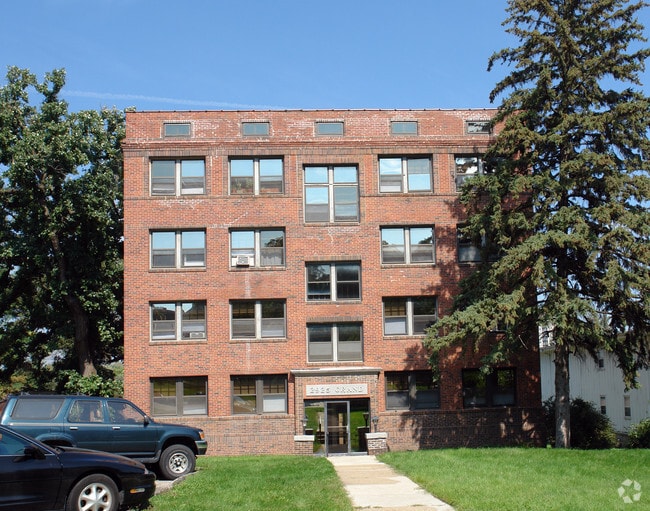 Primary Photo - 2925 Grand Avenue