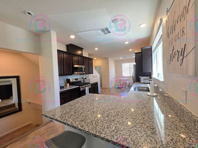 Building Photo - Fully Furnished 3-Bedroom Townhome Resort-Style Community Living