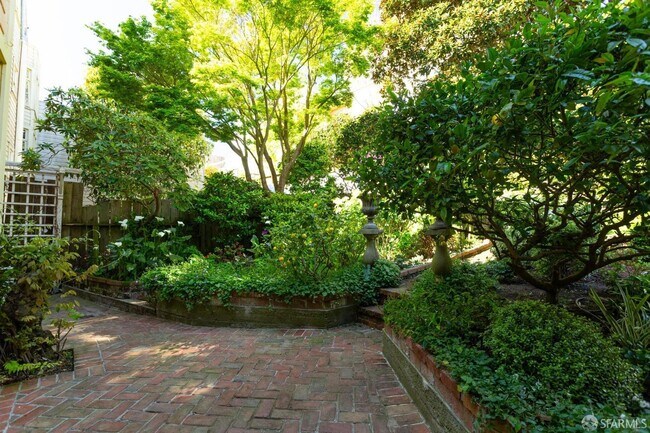 Building Photo - 67 Divisadero St