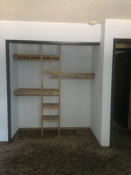 Building Photo - 1301 3rd St SE