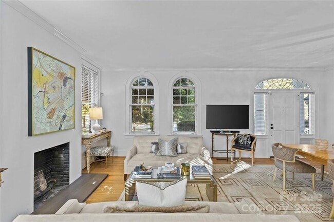 Building Photo - Myers Park - T.R. Lawing Realty, Inc