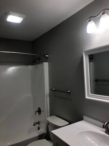 Building Photo - 516 Sherwood Ct