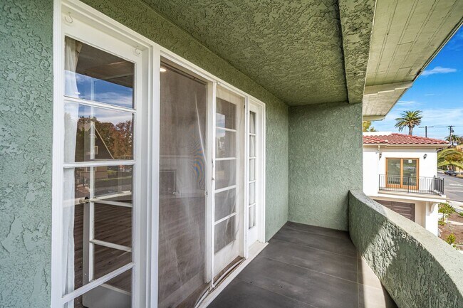 Building Photo - 35-35 Kennebec Ave