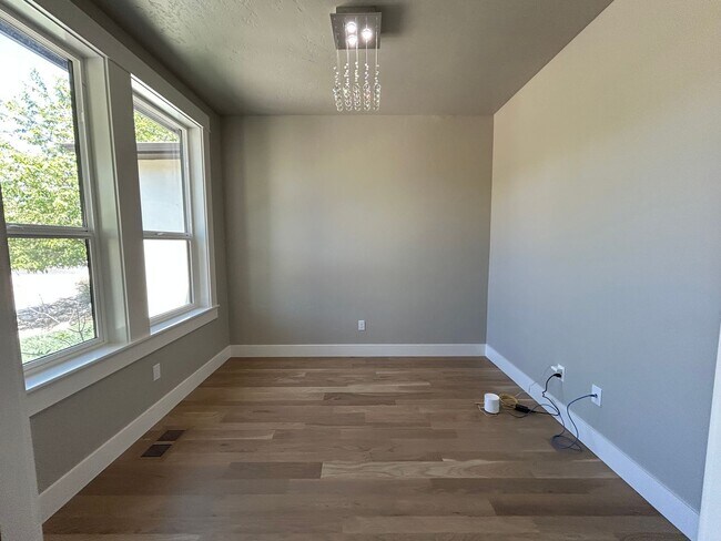 Building Photo - Luxury Living in StarView Estates - 4.98 A...