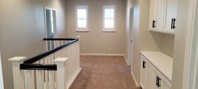 Building Photo - Gorgeous 4 bedroom 3 bath in Fiddyment Farm
