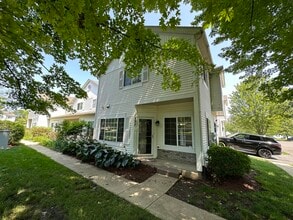 Building Photo - 130 Creston Cir