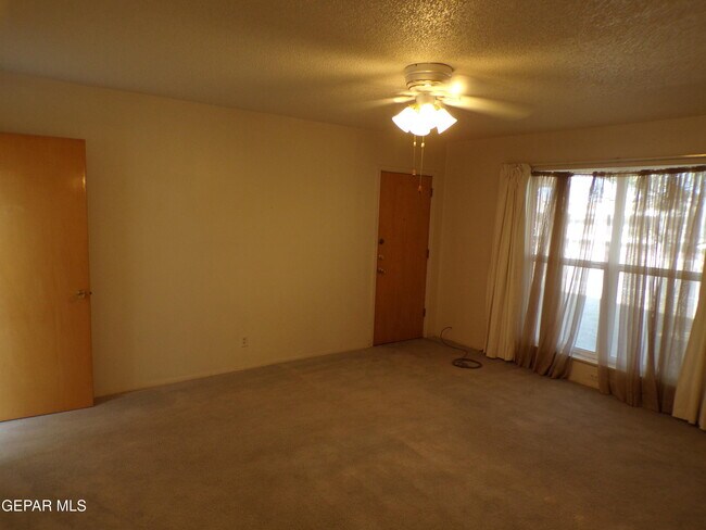 Building Photo - 4820 Louisiana St