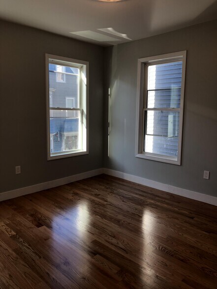 Building Photo - 19 Washburn St