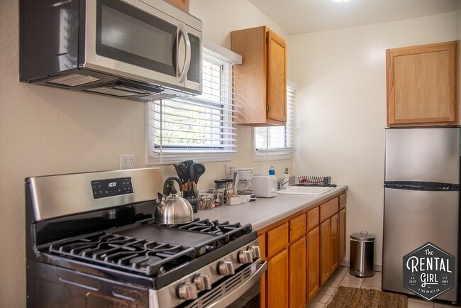 Building Photo - 26 Breeze Ave