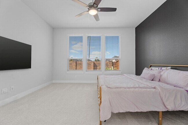 Building Photo - 28182 White Mdw Ln