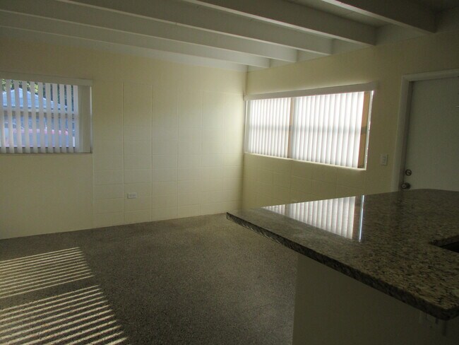 Building Photo - 1234 17th Ave N
