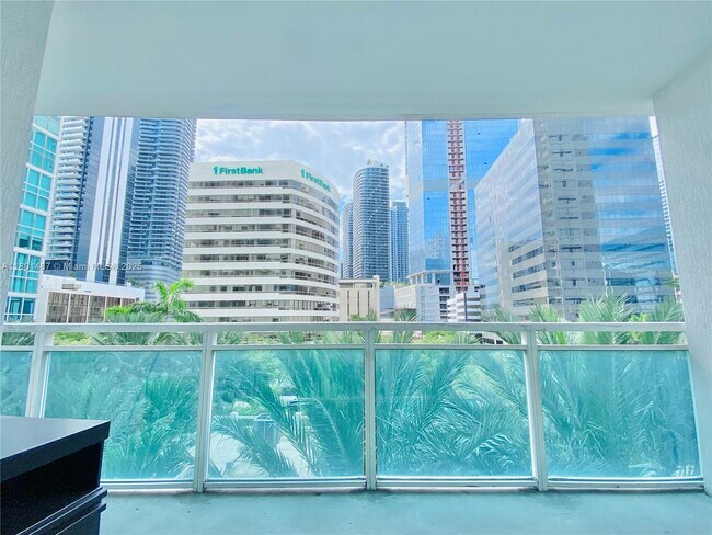 Building Photo - 950 Brickell Bay Dr