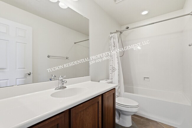 Building Photo - 10568 Desert Drifter Pl