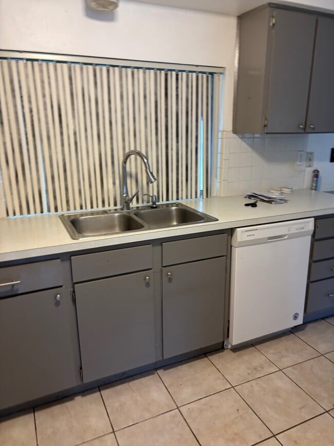 Building Photo - 12411 Partridge Hill Row