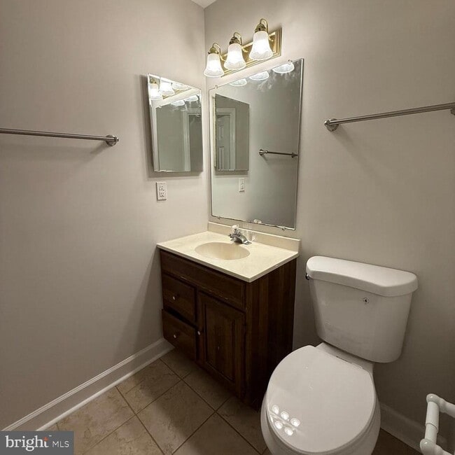 Building Photo - 8442 Springfield Oaks Dr