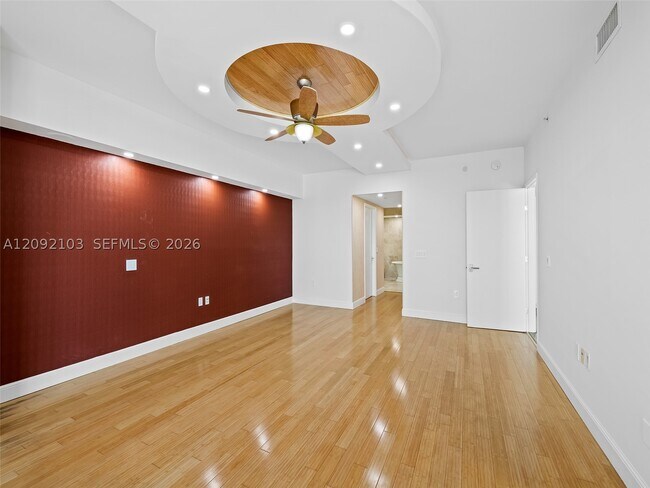 Building Photo - 333 Las Olas Way