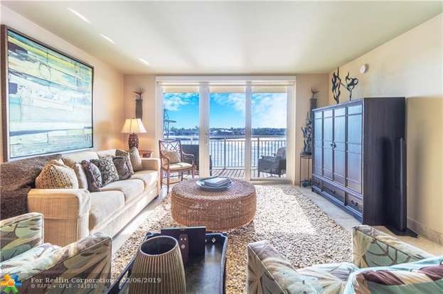 Building Photo - 511 Bayshore Dr