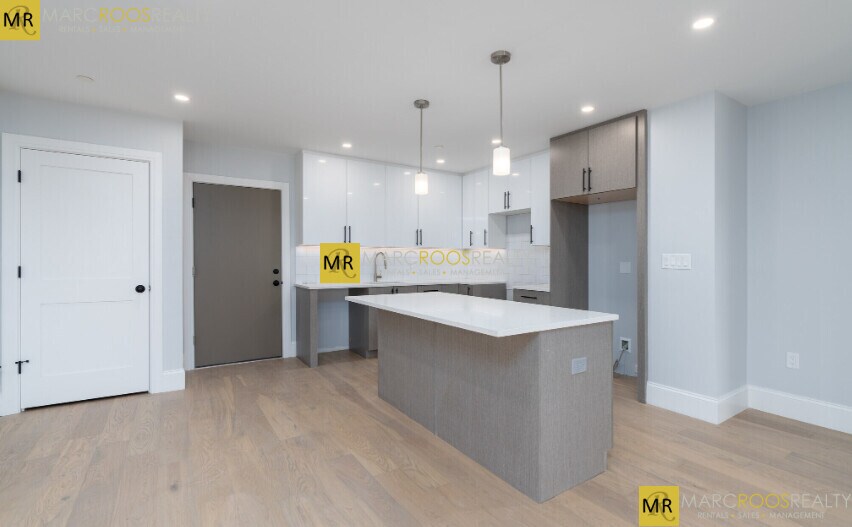 Building Photo - 340 Market St