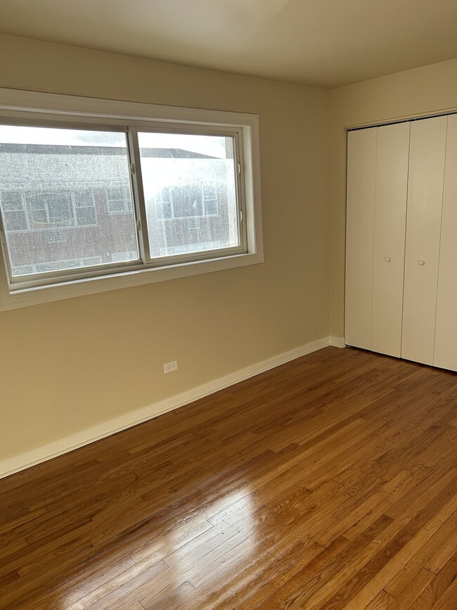 Building Photo - 1002 Parkwood Dr