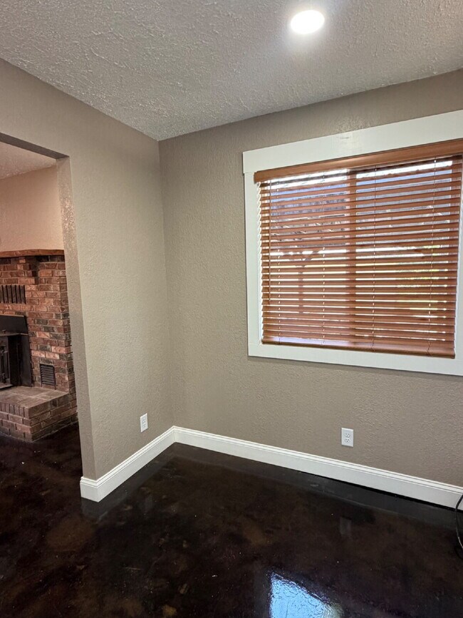 Building Photo - 21167 Narrows Ln