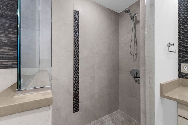Building Photo - “Sleek Design Meets Walkable Downtown Livi...