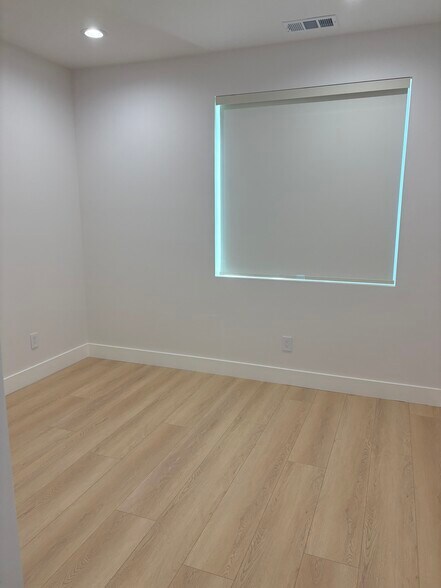 Building Photo - 18812 Pendergast Ave