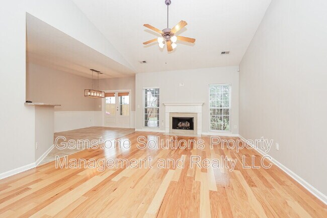 Building Photo - 1006 Prince St