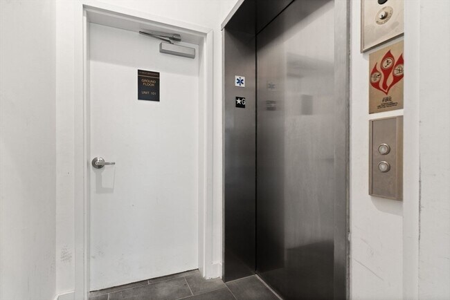 Building Photo - 75 W Broadway