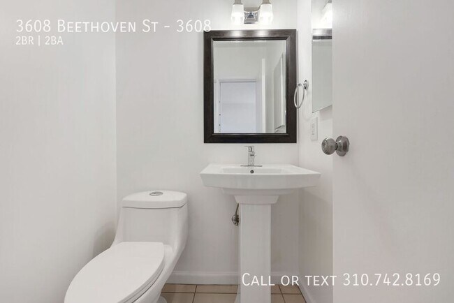 Building Photo - 3608 Beethoven St