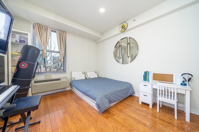 Building Photo - 149 Essex St