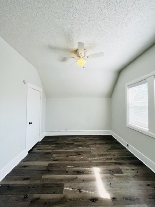 Building Photo - 1395 S 900 E