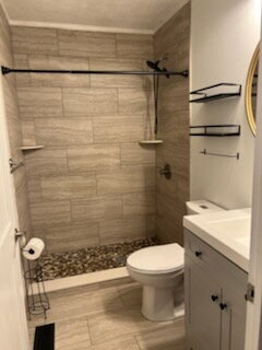 Building Photo - "Charming 3-Bed Home in Asheville with Coz...