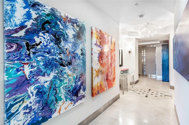 Building Photo - 100 South Pointe Dr