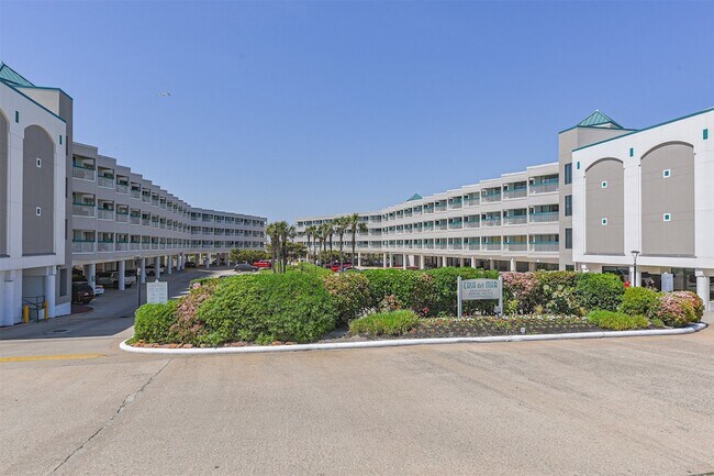 Building Photo - 6102 Seawall Blvd