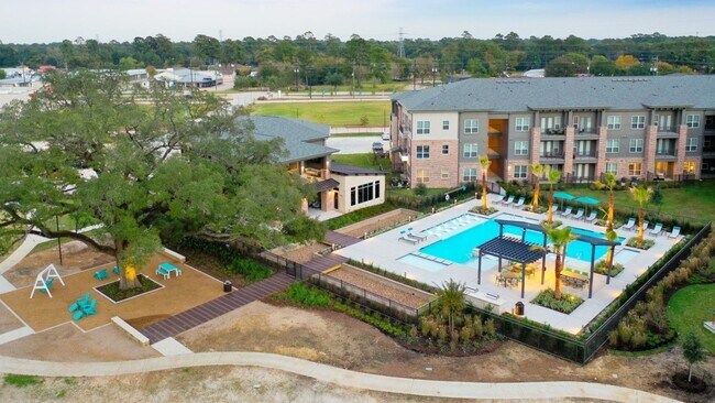 Building Photo - 12807 Telge Rd