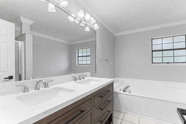 Building Photo - 109 Vinewood Ct