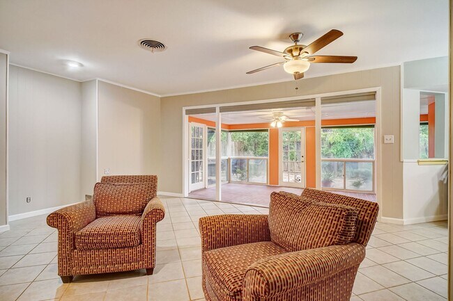 Building Photo - Welcome to this beautiful 3-bedroom, 2-bat...