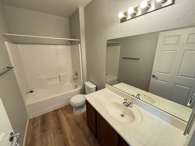 Building Photo - Beautiful 3Bed/2Bath/1Car Condo in Sky Pointe Community – Northwest Las Vegas!