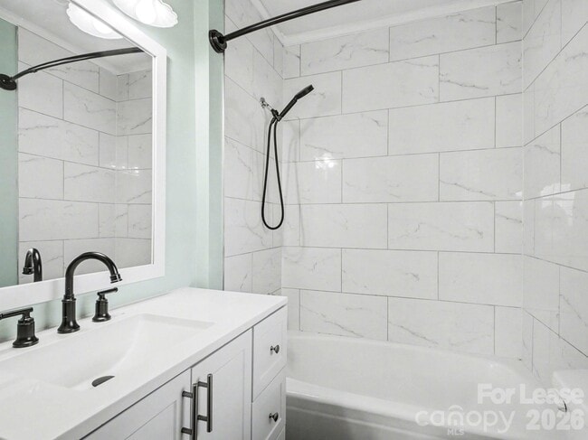 Building Photo - 782 Union St S