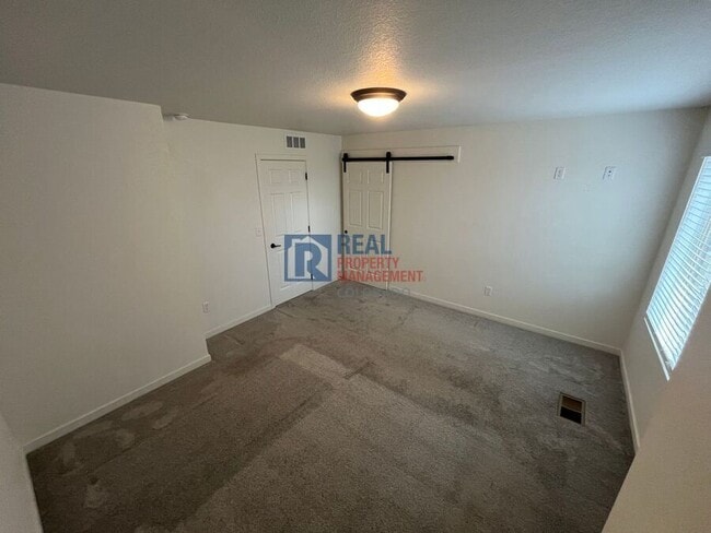 Building Photo - 3650 Pinonwood Ct