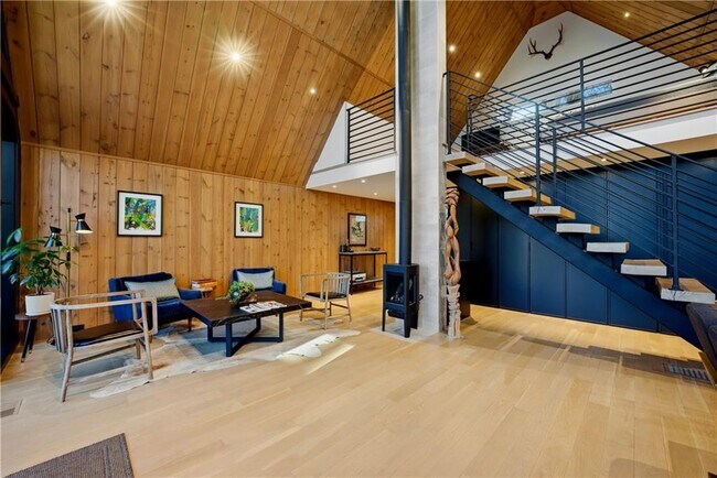 Building Photo - 1033 Reeder Cir NE