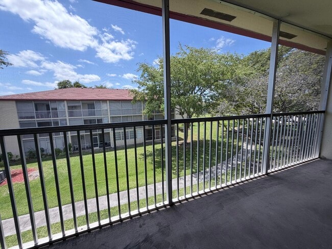 Building Photo - 100 SW 132nd Way