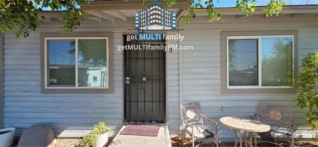 Building Photo - 3926 E Earll Dr