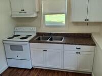 Building Photo - 8 Renarl Ave