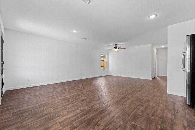 Building Photo - 9915 Opal Stone Wy