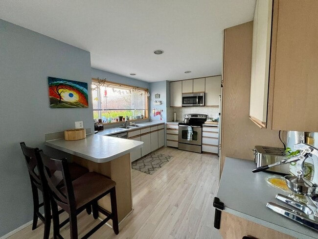 Building Photo - 3 Bd., 2 Ba., in Birch Bay Sea Links Gated Community