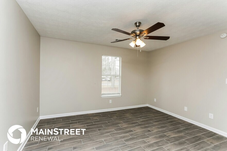 Building Photo - 305 Barr Cir