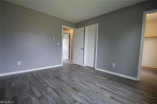 Building Photo - 300 Northland Dr