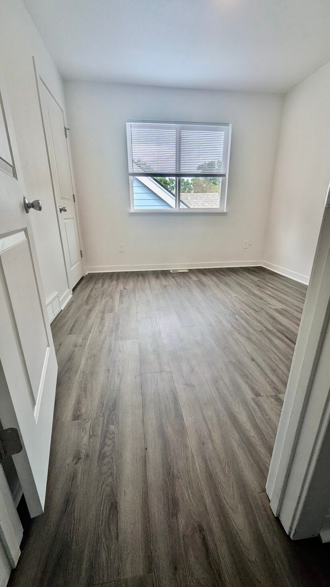 2nd floor bedroom - 2929 Ross Dr S74